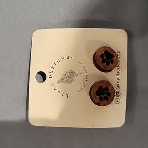 Paw print wood post esrrings- NWT